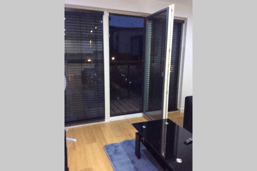 Max'Em Lexington Luxury Apartment Слау Екстериор снимка