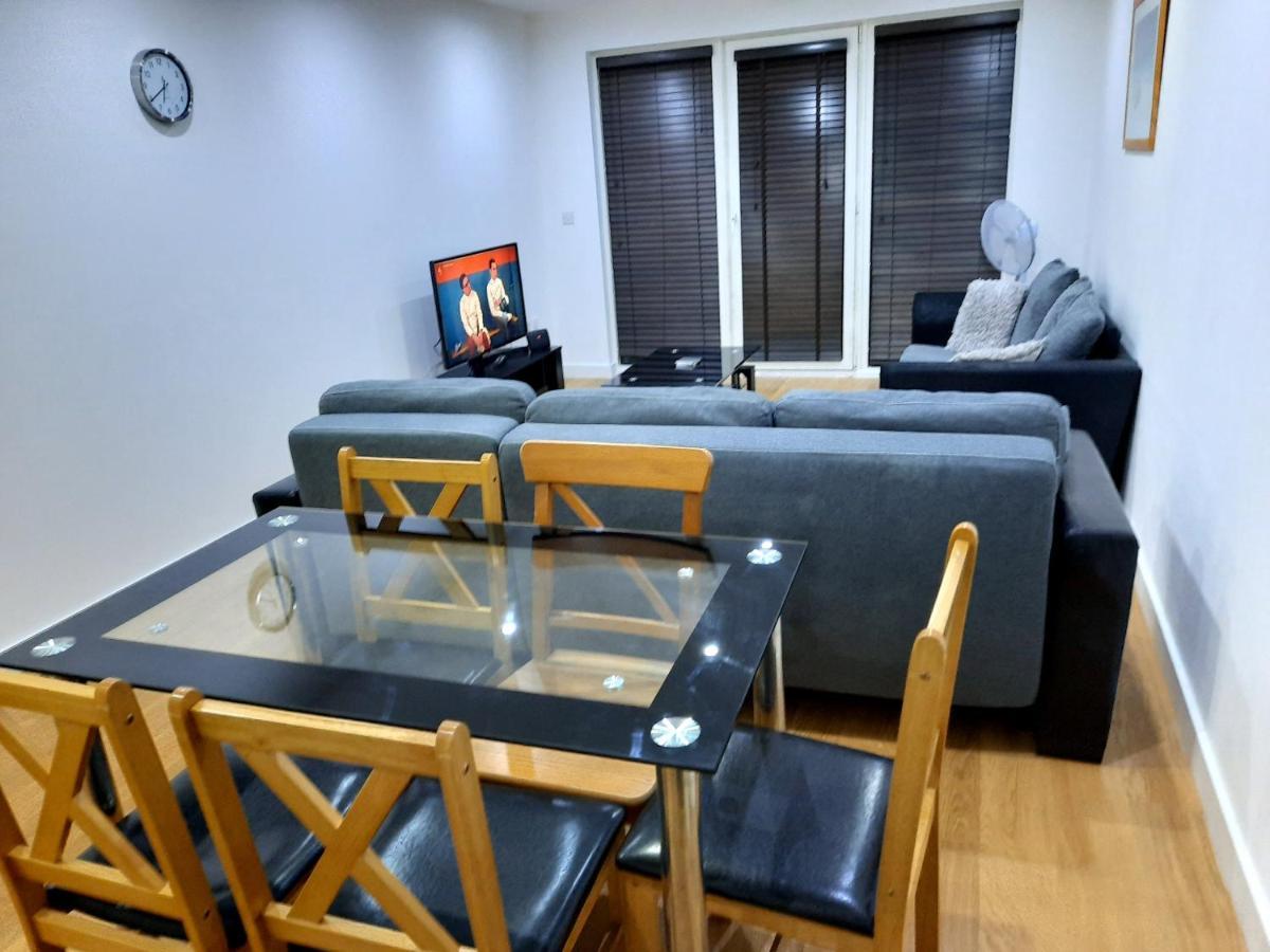 Max'Em Lexington Luxury Apartment Слау Екстериор снимка