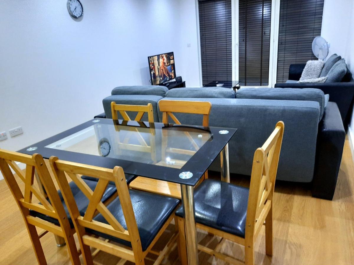 Max'Em Lexington Luxury Apartment Слау Екстериор снимка